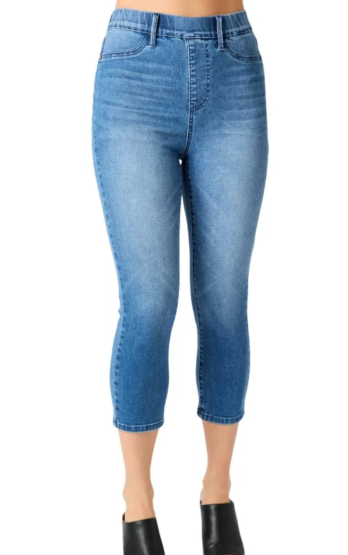 Pull On Skinny Capri In Blue Denim